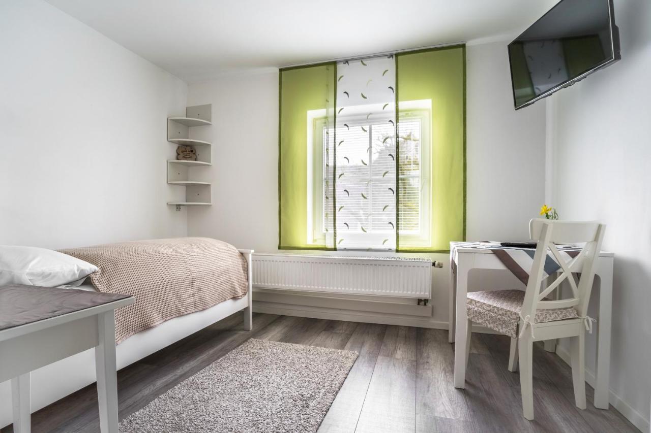 Apartmentvermietung Ingrid Bolkart - Landleben 6 Illertissen Bagian luar foto